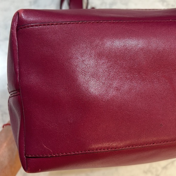 Coach adjustable strap bucket bag EUC! - Picture 4 of 17